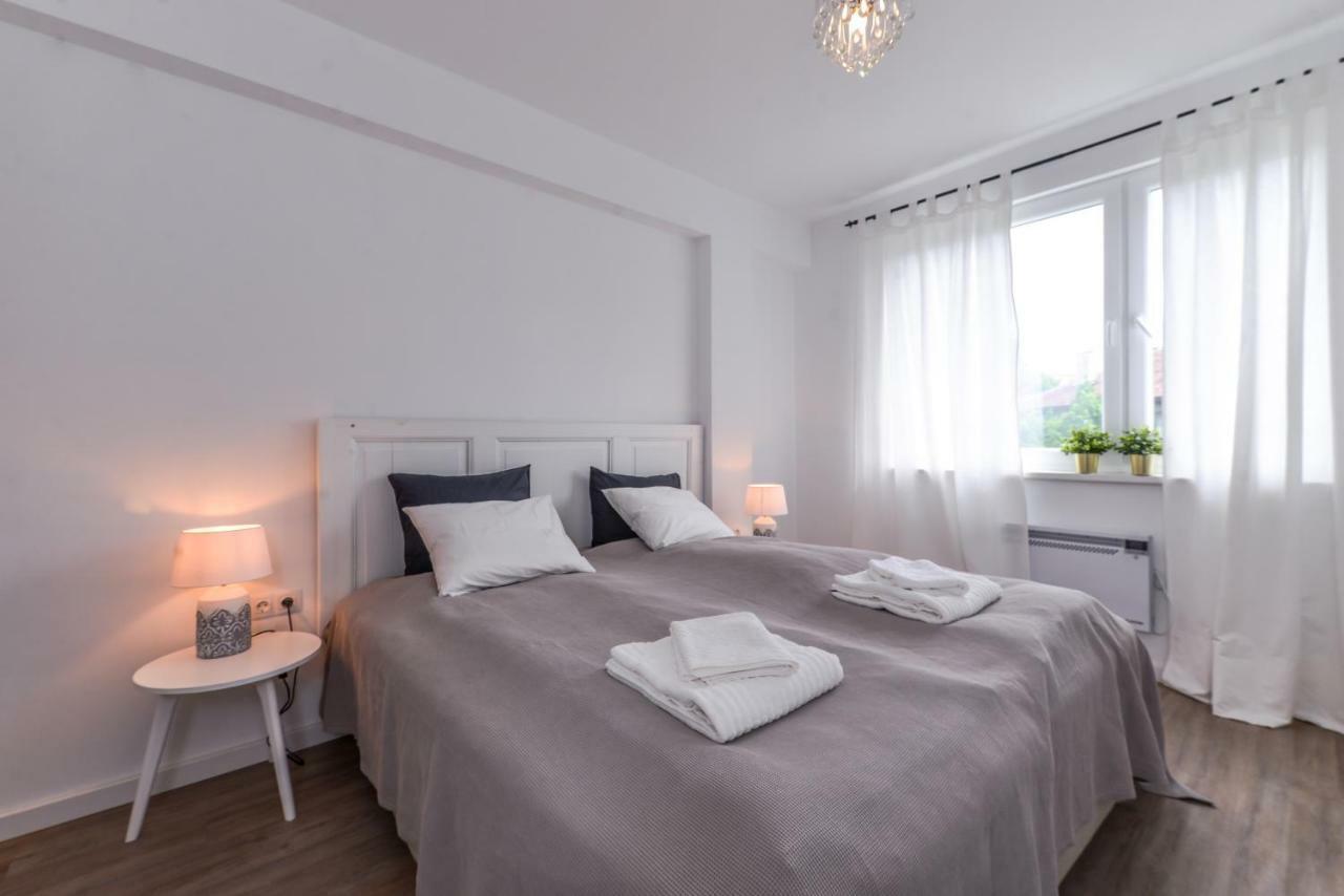 66 Apartment - Stylish Two Bedroom In Lozenets District By Flat Mаnager София Екстериор снимка